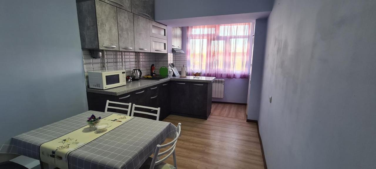 Flat In Central บิชเคก ภายนอก รูปภาพ