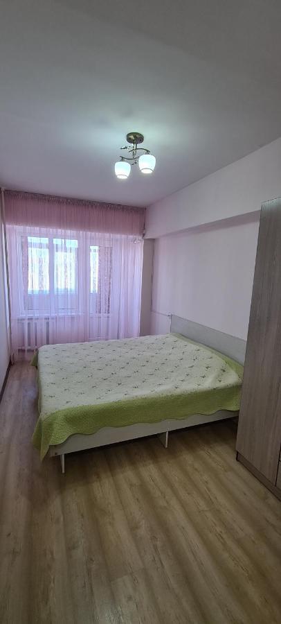 Flat In Central Bishkek Apartment ภายนอก รูปภาพ