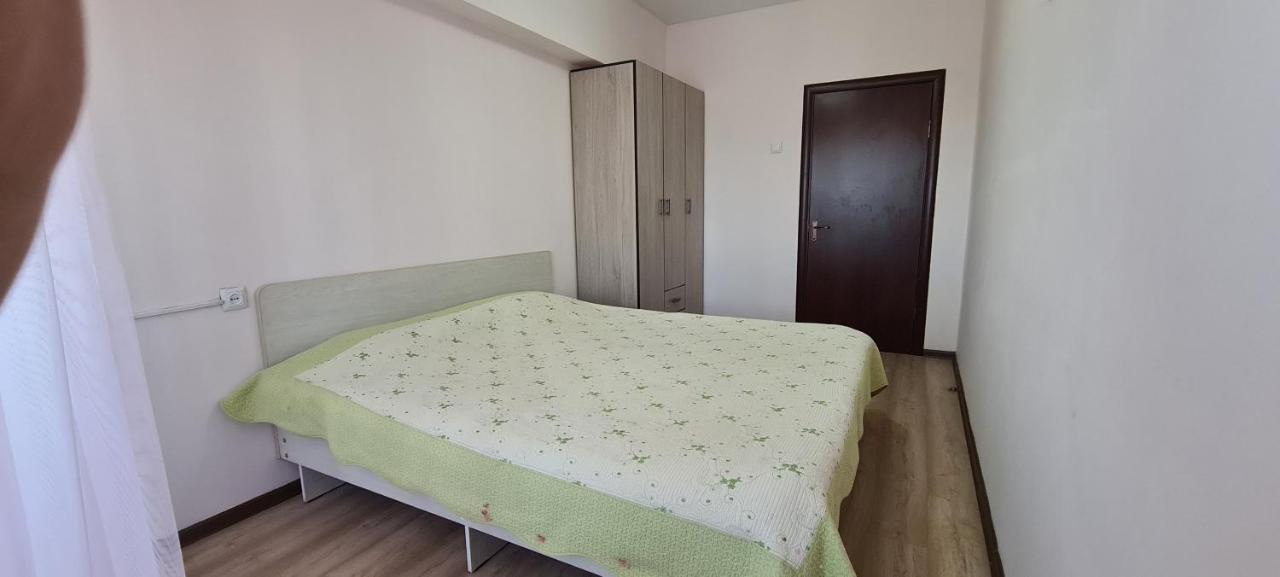 Flat In Central Bishkek Apartment ภายนอก รูปภาพ