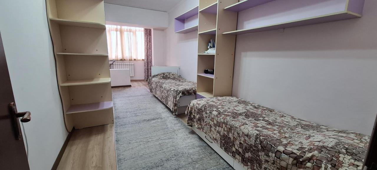 Flat In Central Bishkek Apartment ภายนอก รูปภาพ